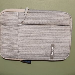 Tablet case. NWOT. 6 x 9 inch